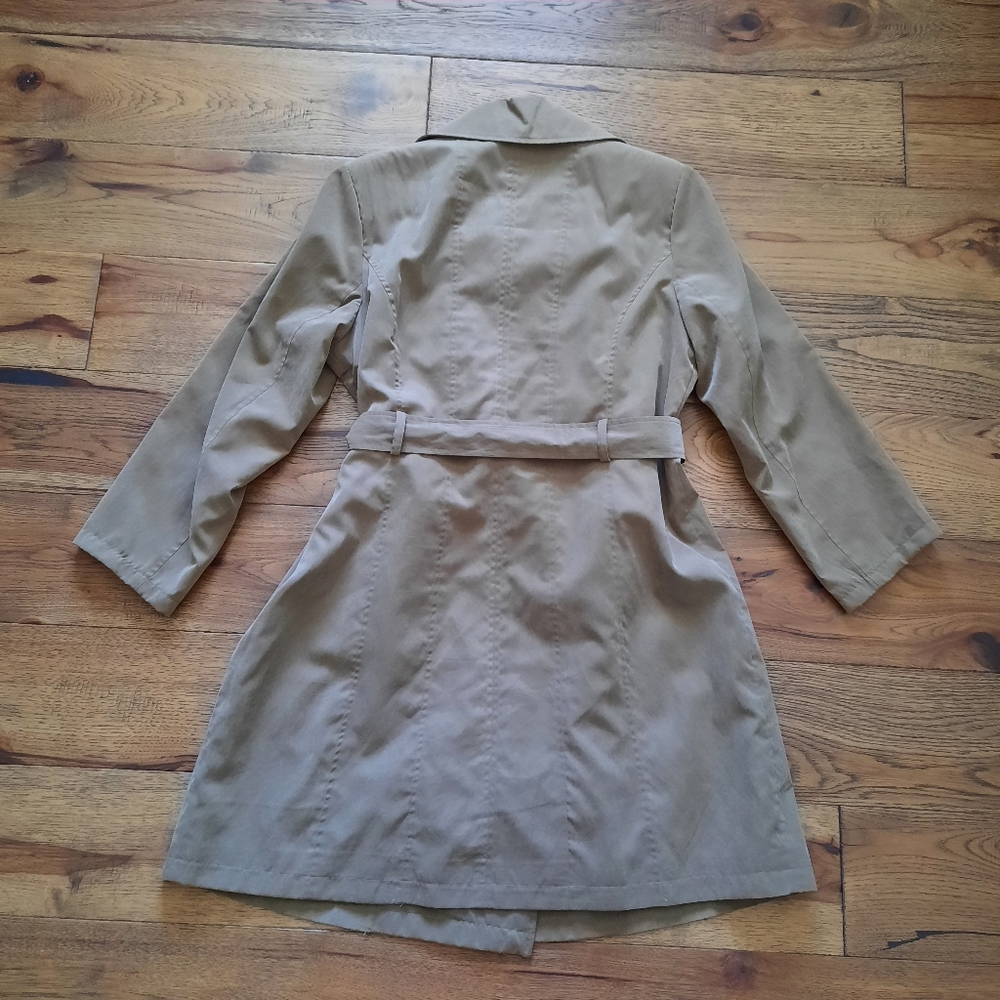 Elegant Khaki Trench Coat - Picture 13 of 14